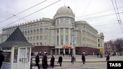 Russia -- Saratov State University, March, 2001