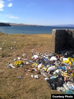 Берег озера Байкал. Фото Владимира Каганского