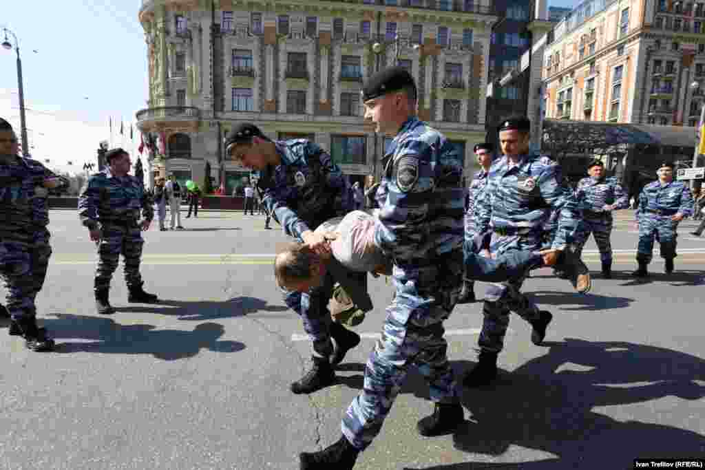 Антивоенная акция в поддержку Украины в Москве. Задержания